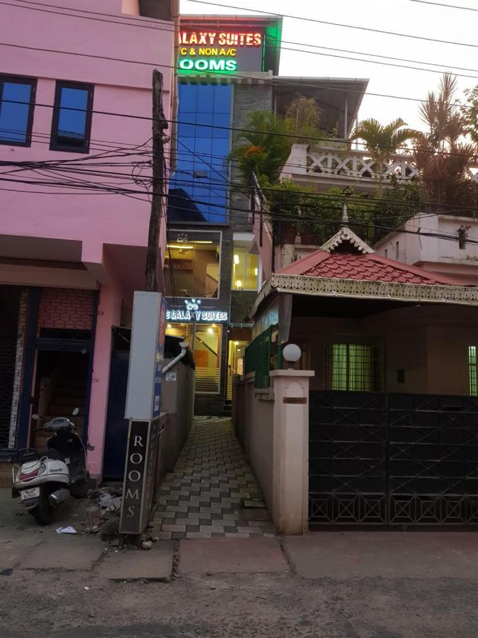 The Galaxy Suites Kochi Bagian luar foto