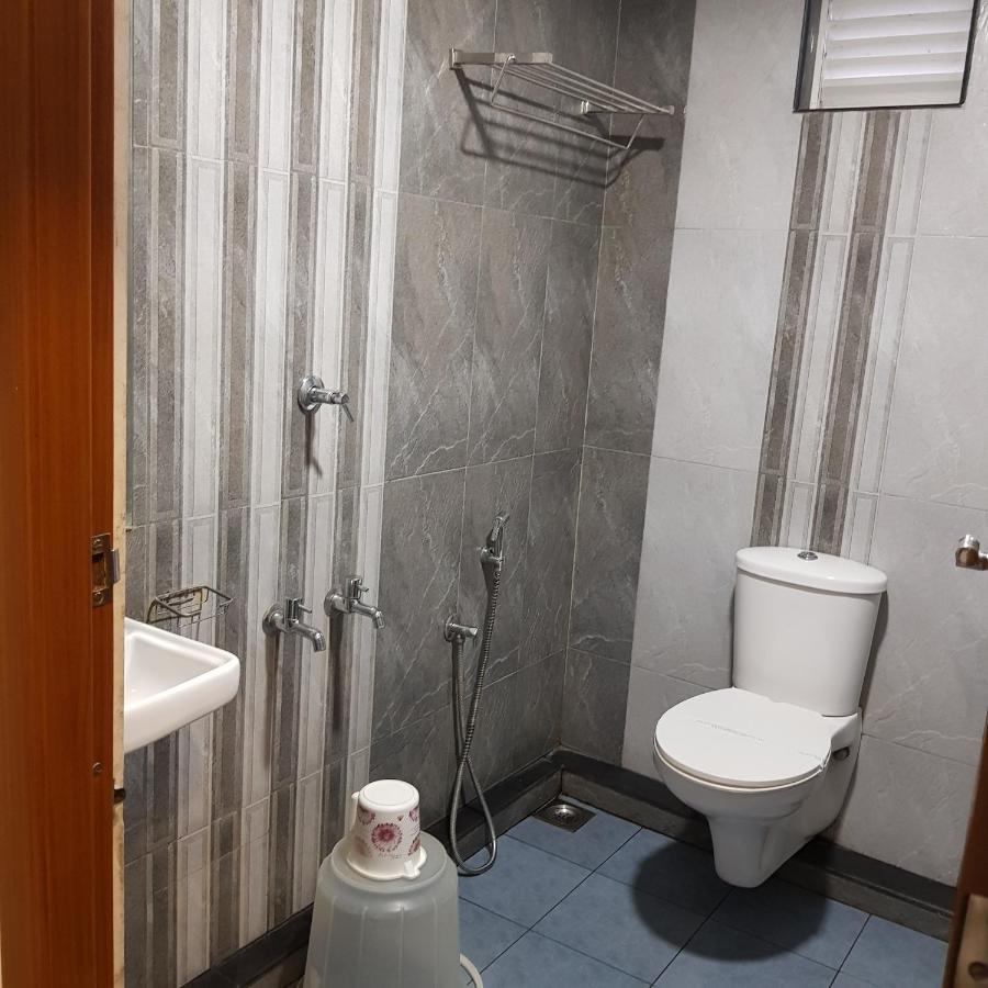 The Galaxy Suites Kochi Bagian luar foto