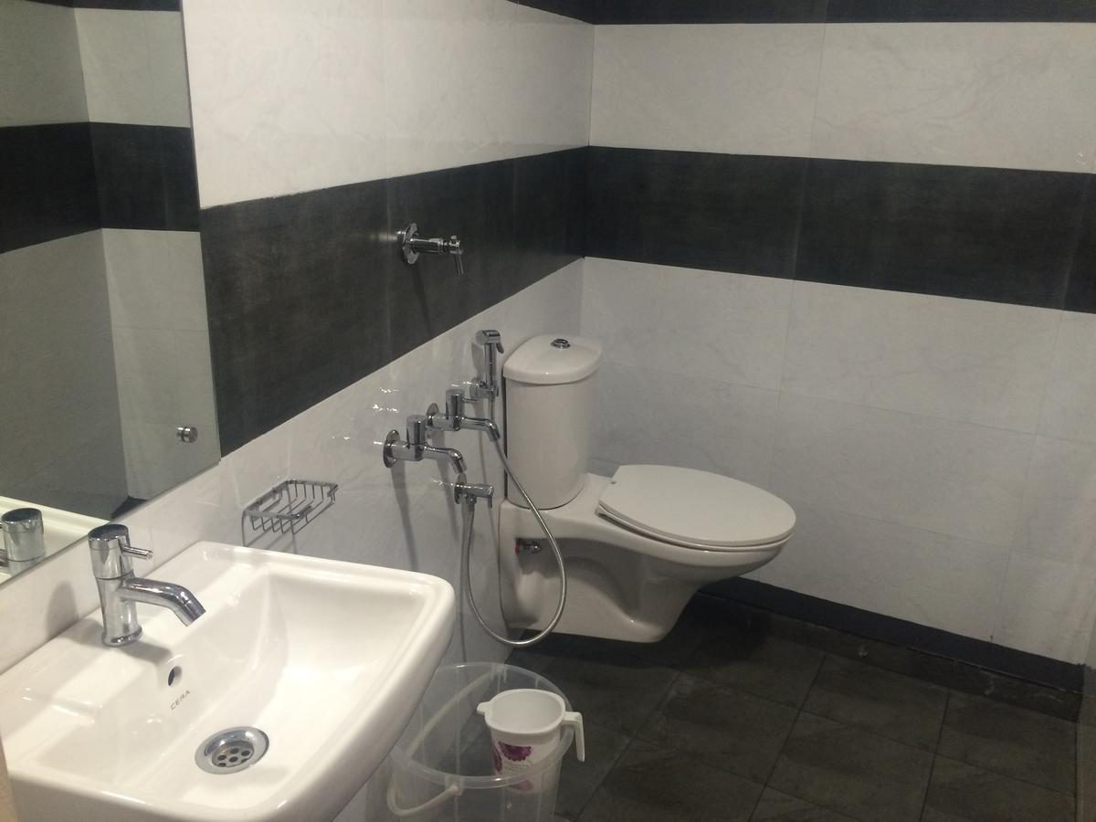 The Galaxy Suites Kochi Bagian luar foto